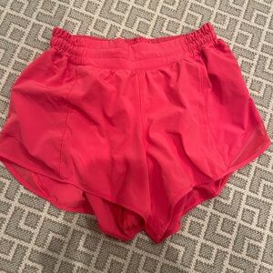 Lululemon hotty hot 4 in, size 6, great condition